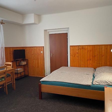Pensjonat Garsoniera V Roddinem Dome Dubice Zewnętrze zdjęcie