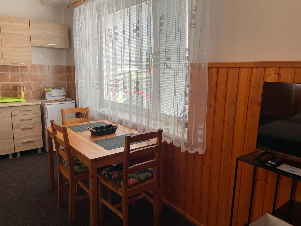 Pensjonat Garsoniera V Roddinem Dome Dubice Zewnętrze zdjęcie